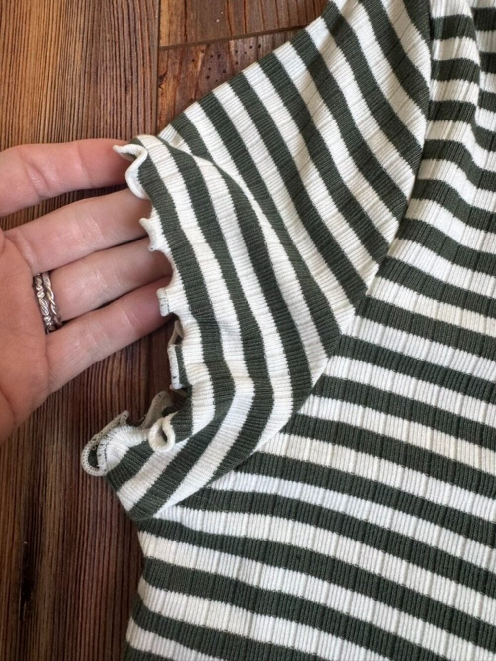 Madewell Button-Front V-Neck Tee Striped Olive Cream Ribbed Size S - Picture 7 of 13